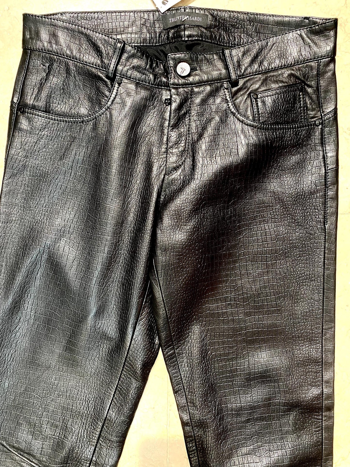 Trussardi luxury black alligator print lambskin leather trousers made in Italy, sz 42 ITA - 28 US