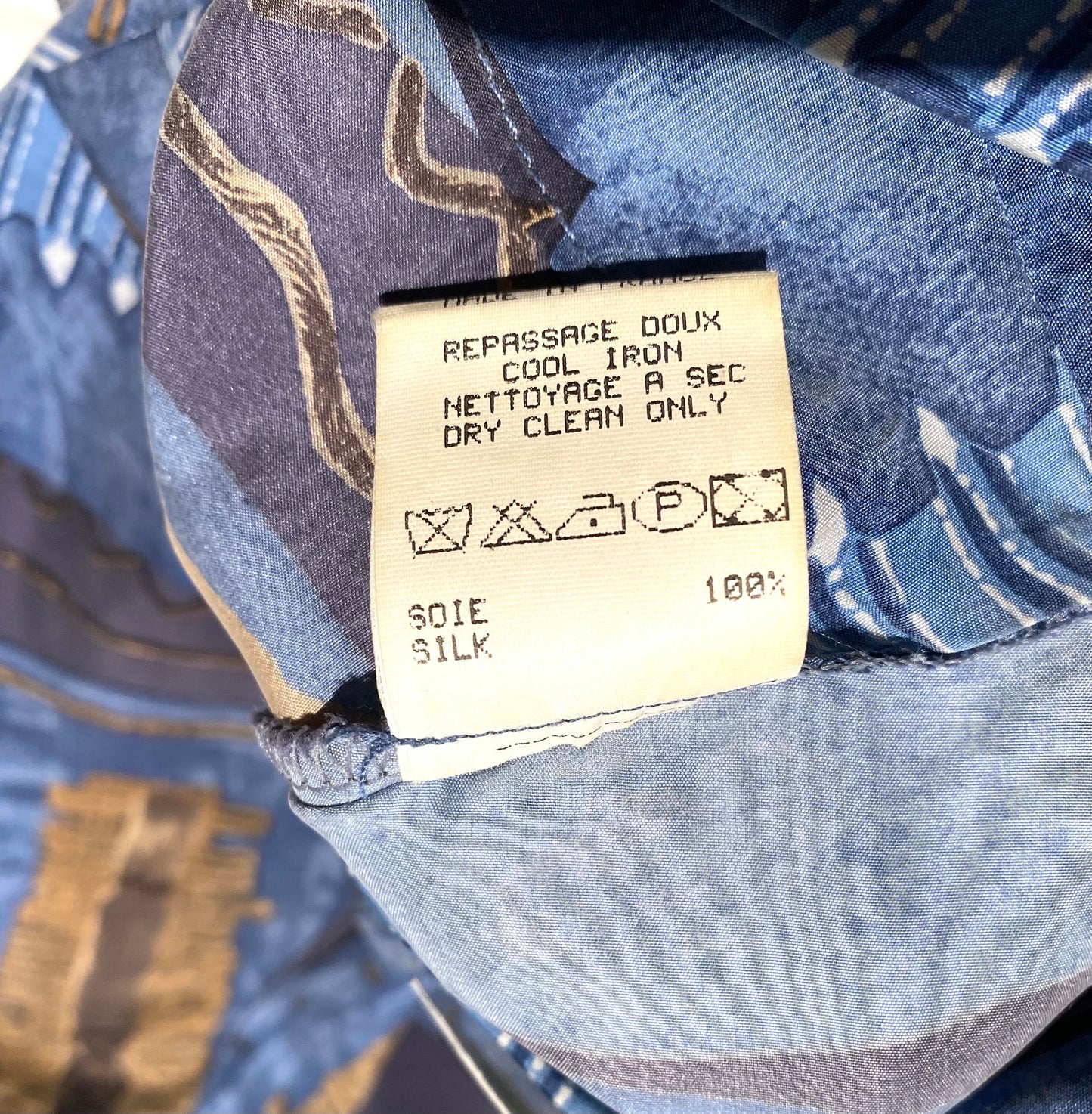 Renato Nucci Paris pure silk scarf print blue/beige ethnic inspired shirt, mint condition sz M