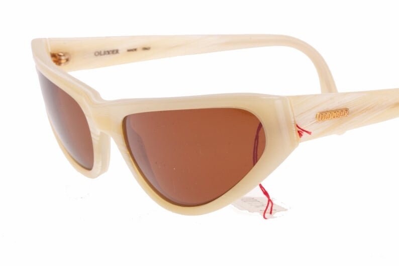 Oliver by Valentino classy pointed cateye sunglasses in tortoise or horn color, made in Italy, 90s NOS
