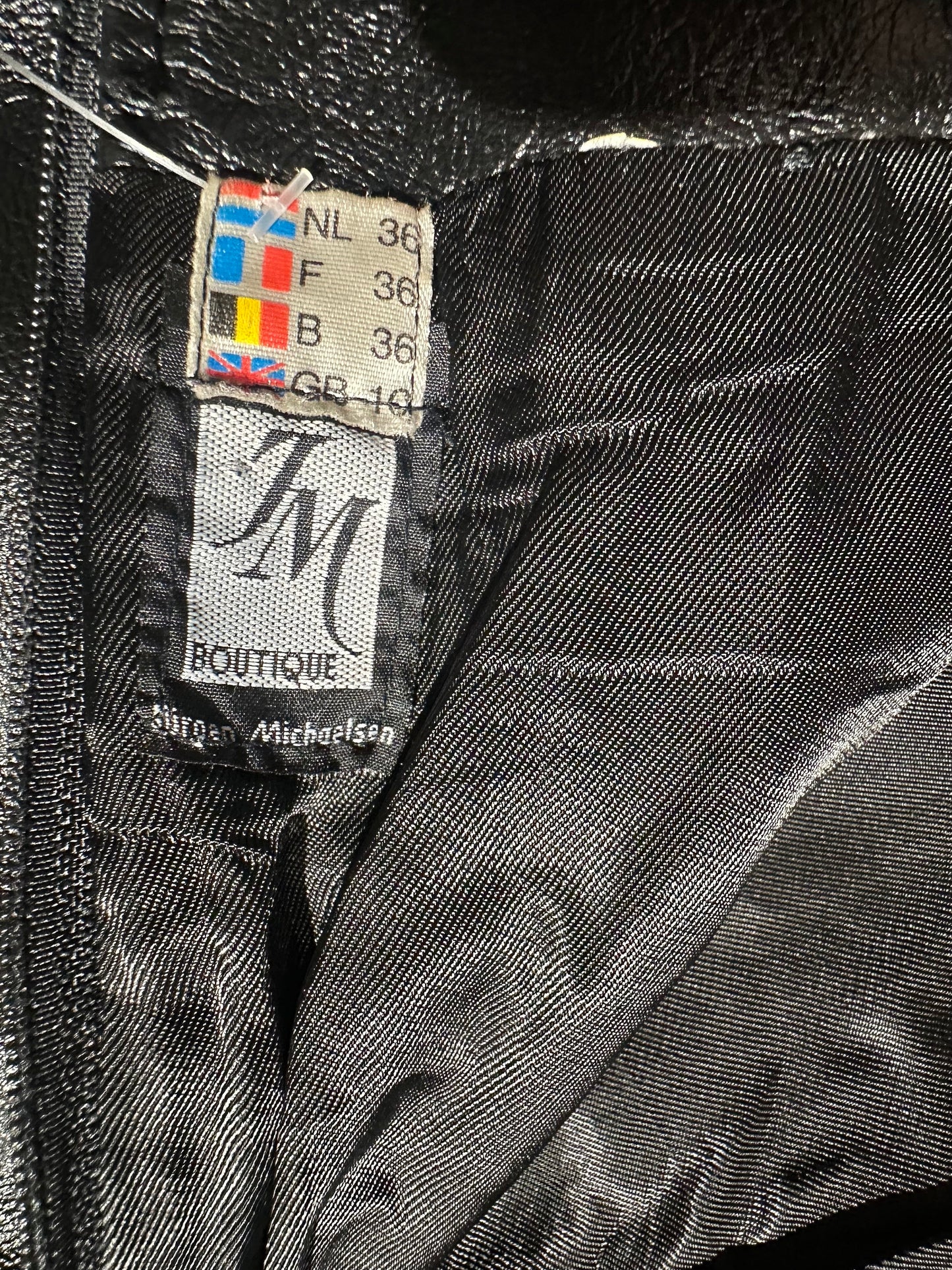 Jurgen Michaelsen black leather skirt w/ V Zipper adornement and slit, sz 36 - 10 UK, 1980s mint condition