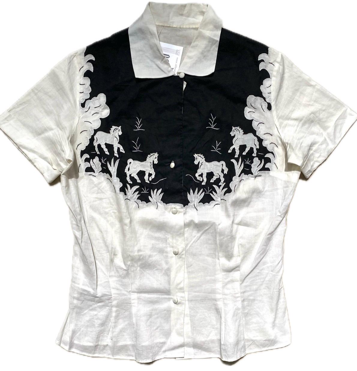 1950s tailor hand-crafted & embroidered rodeo horses and clouds black white cotton blouse, incredible one of a kind pc sz S