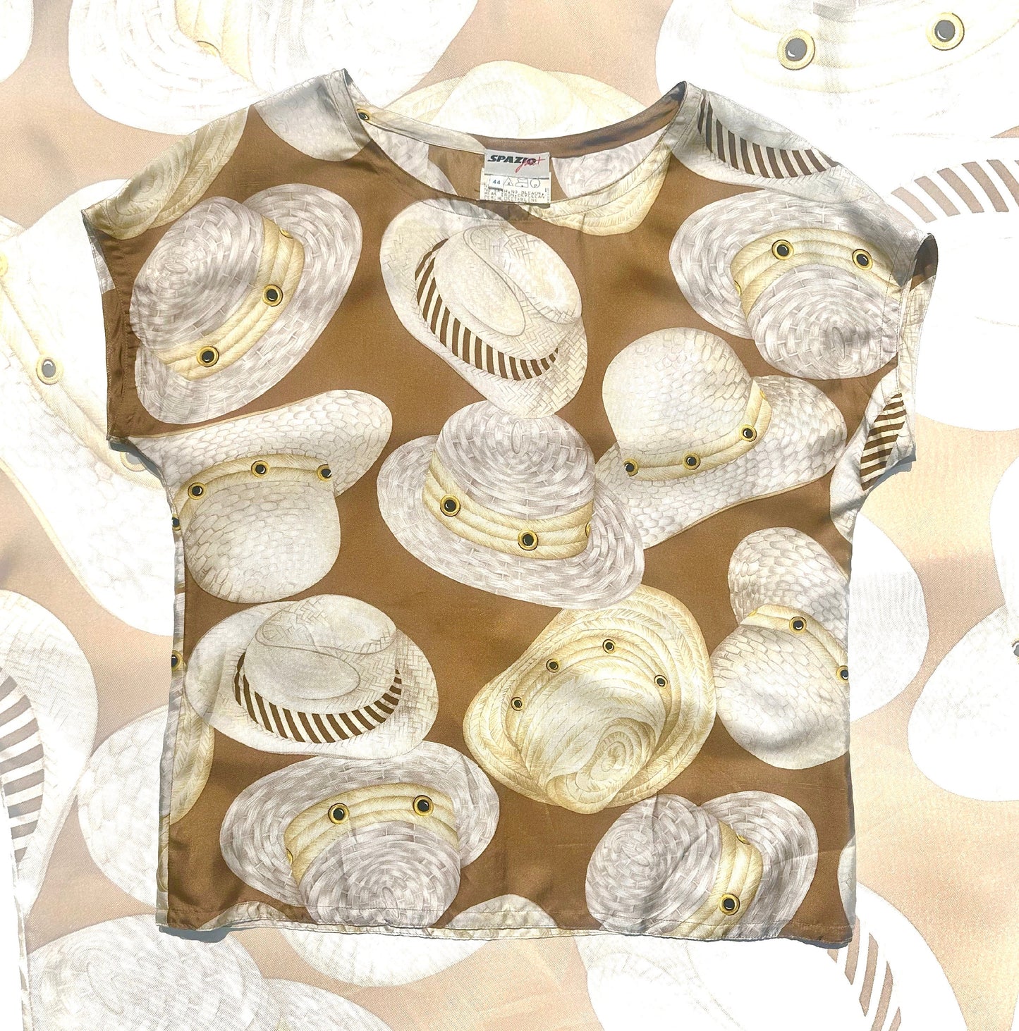 Spazio 100% silk t-shirt w panama hats scarf style print allover a beige base, sz L / 44ITa new old stock 80s