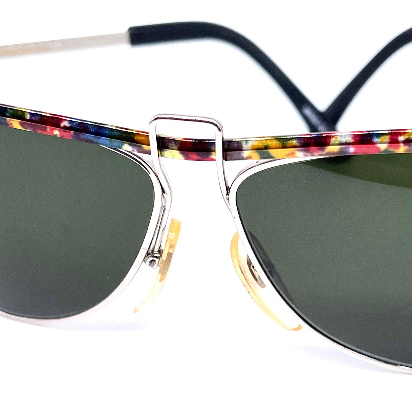 Solgir modernist sunglasses with Multicolor enamel and fork bridge, NOS 80s Italy