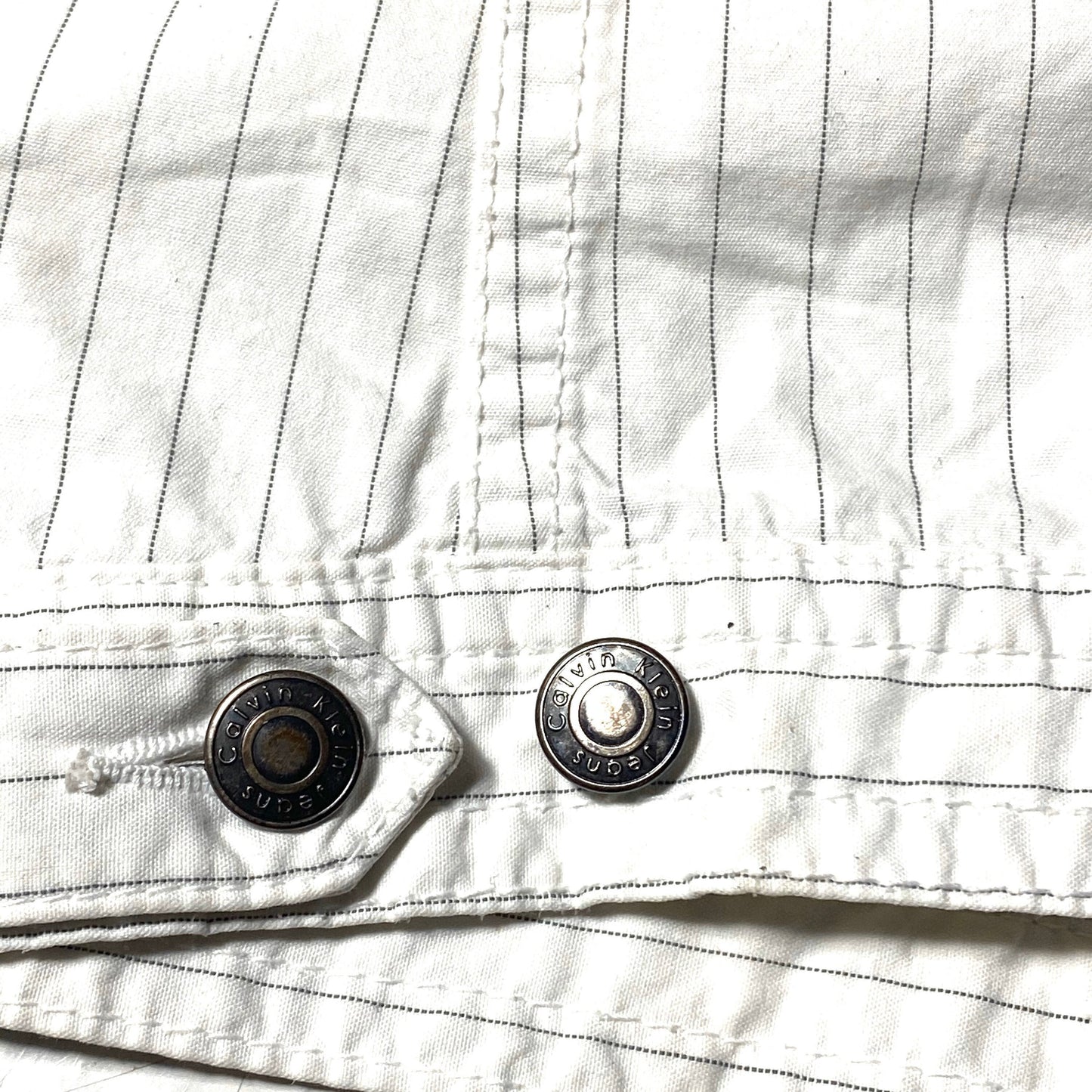 Calvin Klein white cotton trucker w pinstripe allover sz M, minty