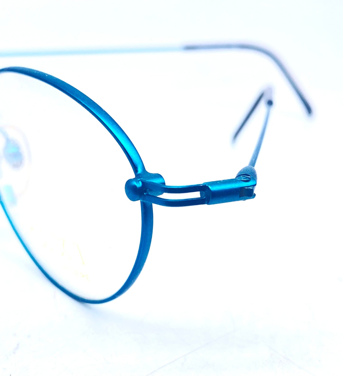Taxi -Casanova ultra light titanium frames in 2 shapes & colors, NOS 90s Italy