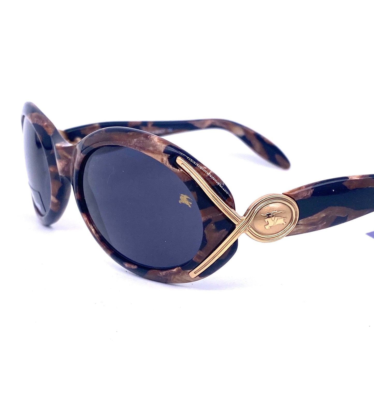 Burberrys oval wrap tortoise sunglasses w Carved logo on golden metal hinges , NOS 90s