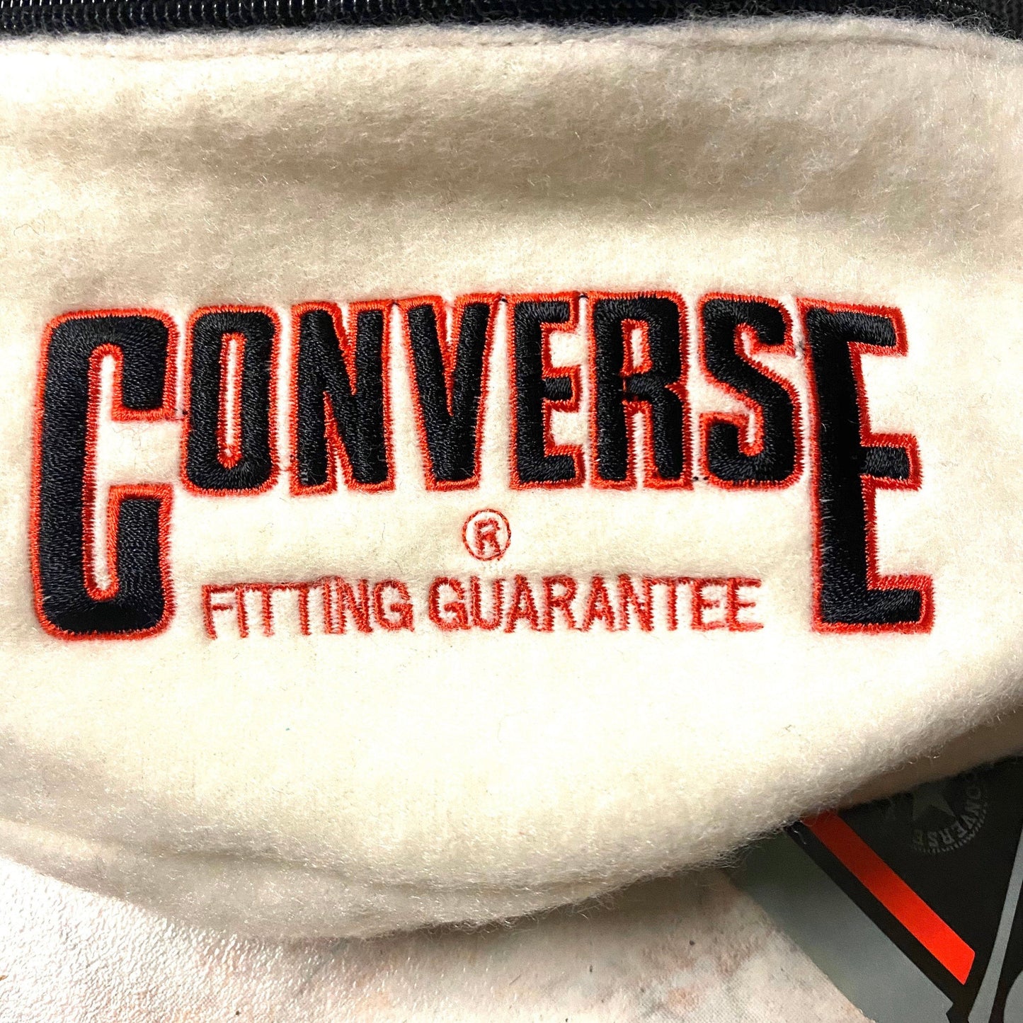 Converse marsupio in felpa bianca con logo ricamato, new old stock anni '90 disponibili 2 pezzi