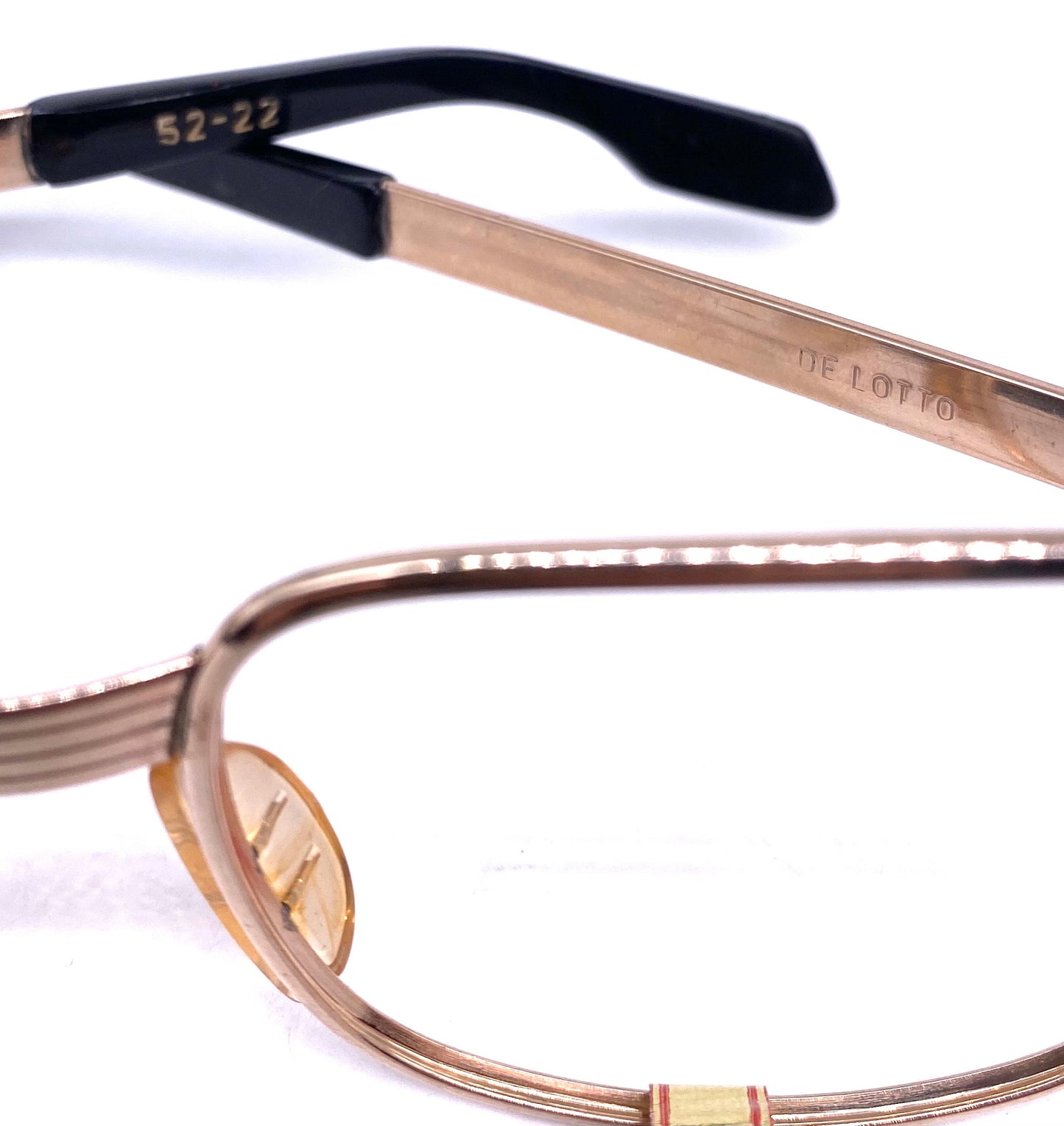 De Lotto real gold plated 20k square metal frames w/ thick bridge & temples adorned w/ carved lines, 1960s NOS Italy