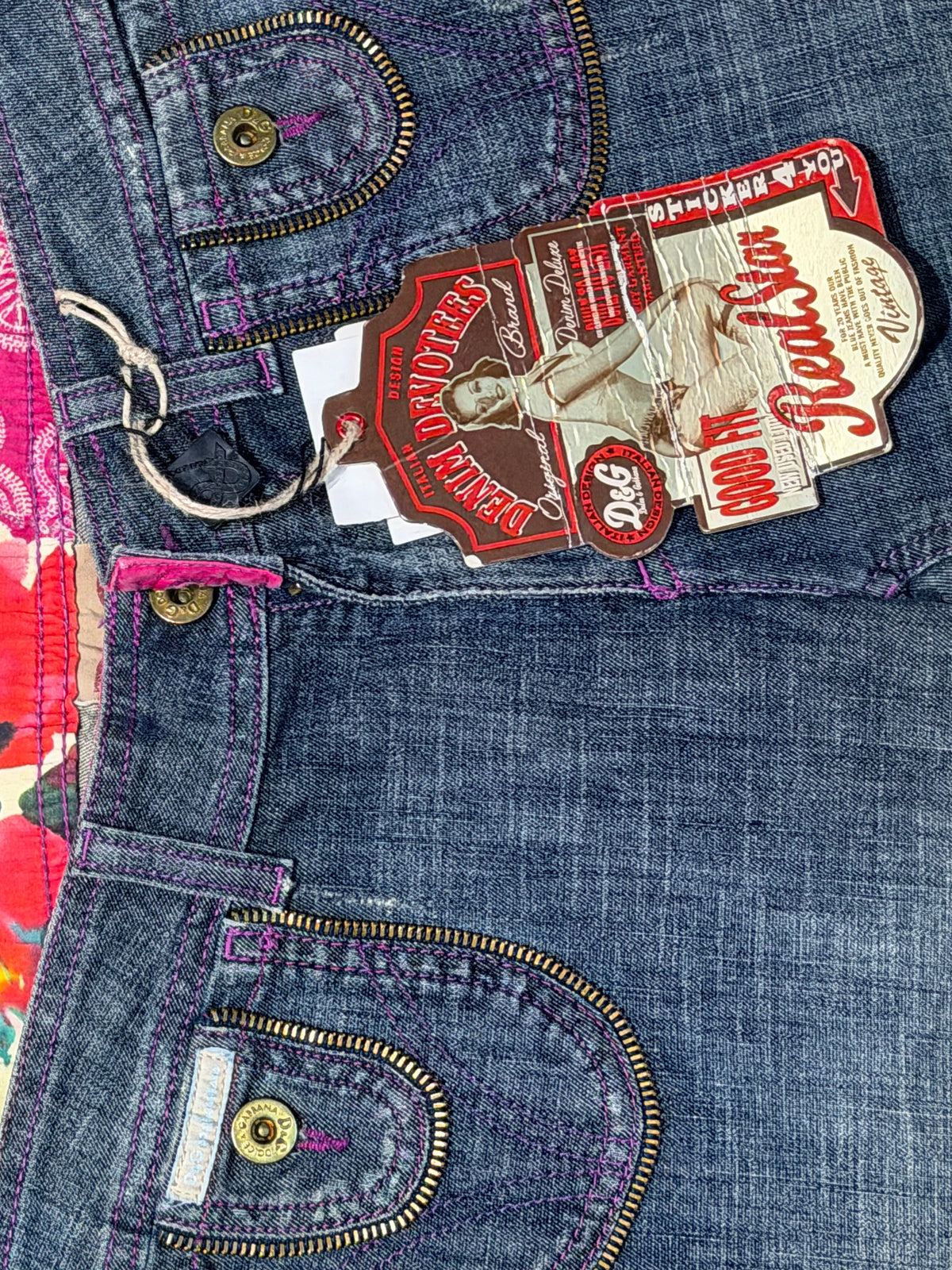 D&G Dolce Gabbana ladies capri jeans, vtg - stone wash look w zipper border details, BNWT sz 30,31,32 available