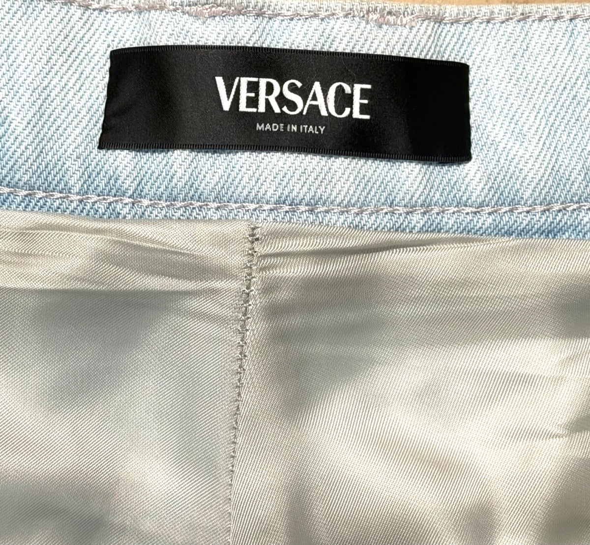 Versace luxury hand Embroidered light denim trousers/ jeans made in Italy, NOS w tags sz 32