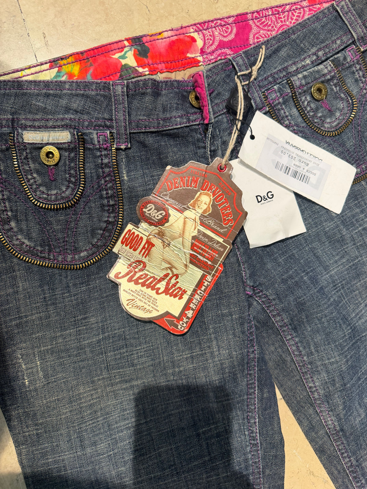 D&G Dolce Gabbana ladies capri jeans, vtg - stone wash look w zipper border details, BNWT sz 30,31,32 available