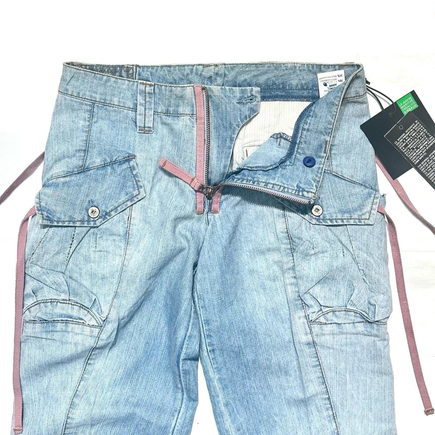 Marithe Francoise Girbaud light blue girl disruptive Jeans with cargo pockets and pink laces, size 40 usa 26