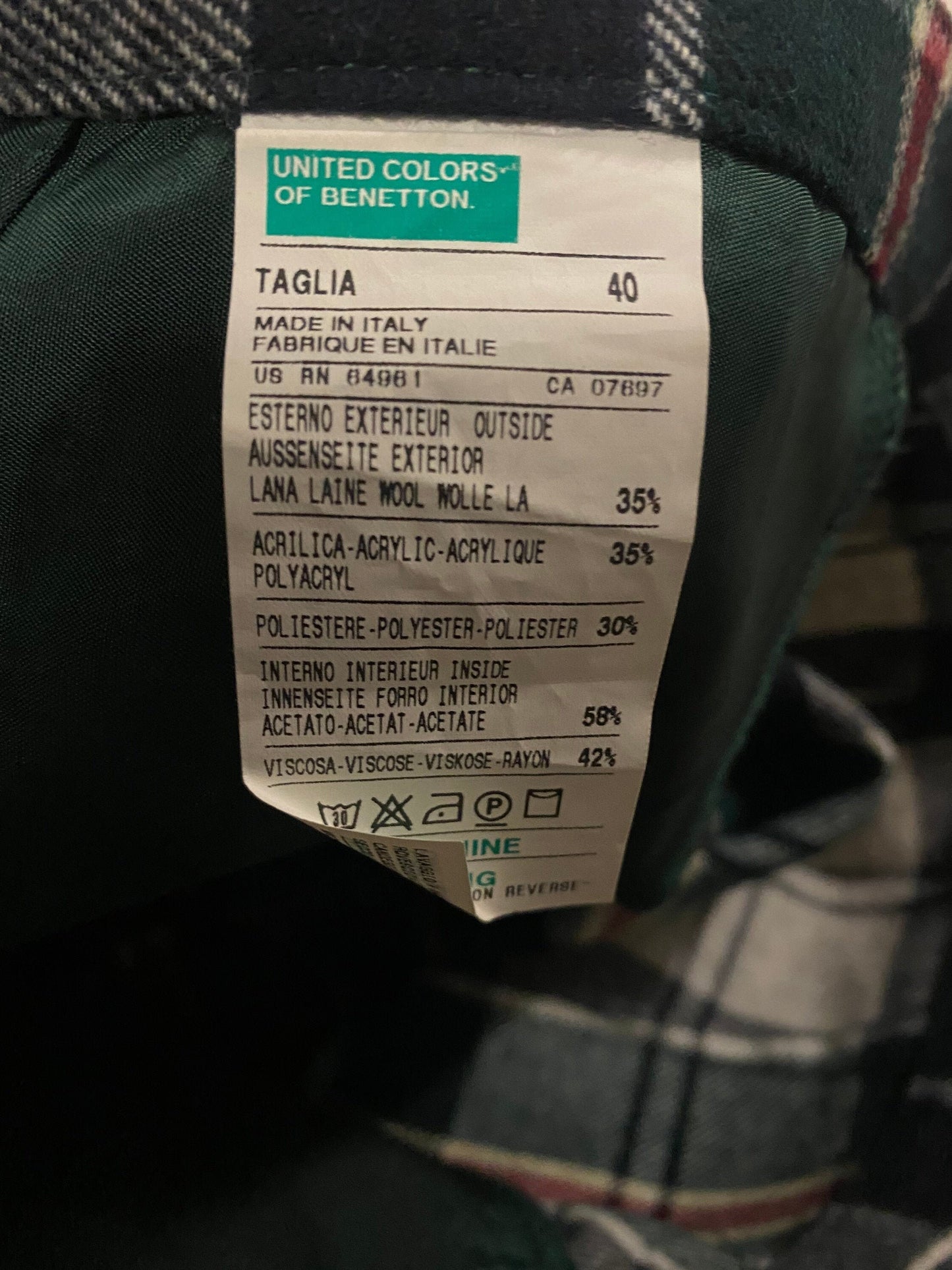 Benetton classic tartan green/red/navy wool blend ladies trousers size 40, mint condition