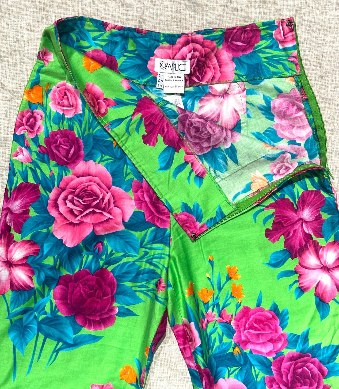 Complice by Dolce & Gabbana floral green cotton pant with pink roses and orange flowers print size 44 IT NOS 90s