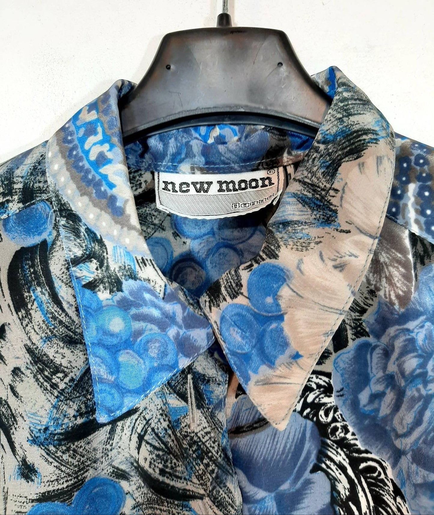 Camicia floreale New Moon in raso floreale-barocco blu/grigio anni '80 Italia