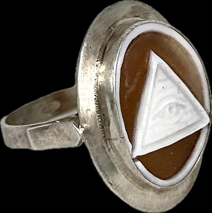 All Seeing Eye - Annuit Coeptis 925 silver cameo ring, fine Italian jewelry in real shell/coral, NOS 60s