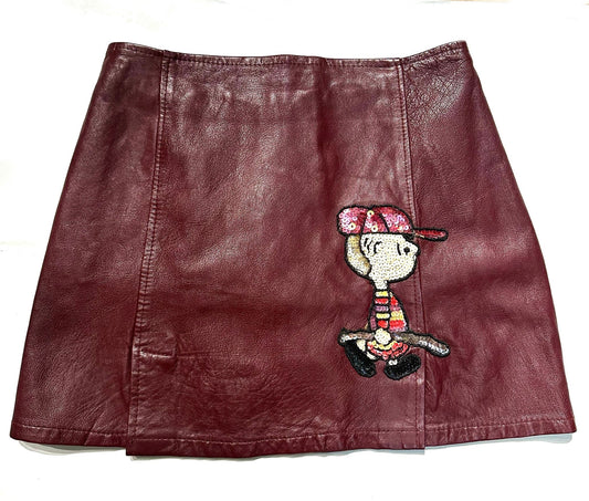 Burgundy leather miniskirt w Charlie Brown- Peanuts character embroidery, sz 42 mint