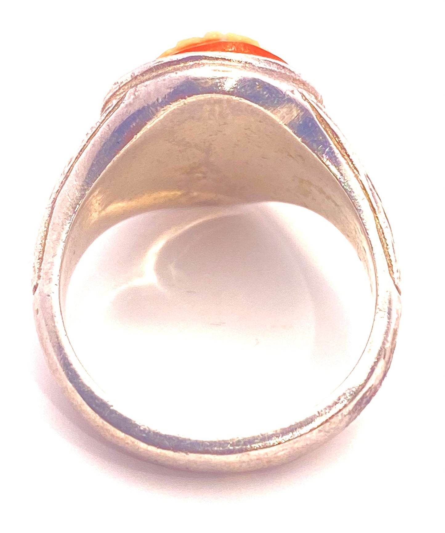 Victorian lady & flowers shell-coral cameo on a classic signet 925 silver decó style ring; classic Italian jewelry NOS 50s