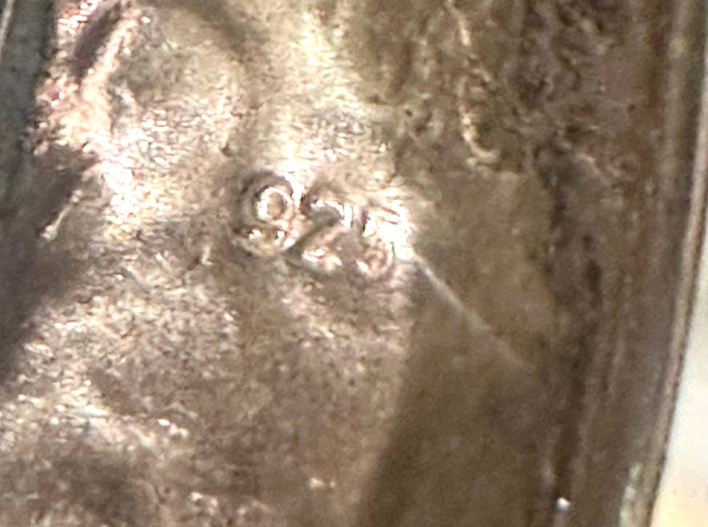 Gorgeous 925 Silver hammered / twisted band ring w- tiger eye, fits all sizes/ adjustable