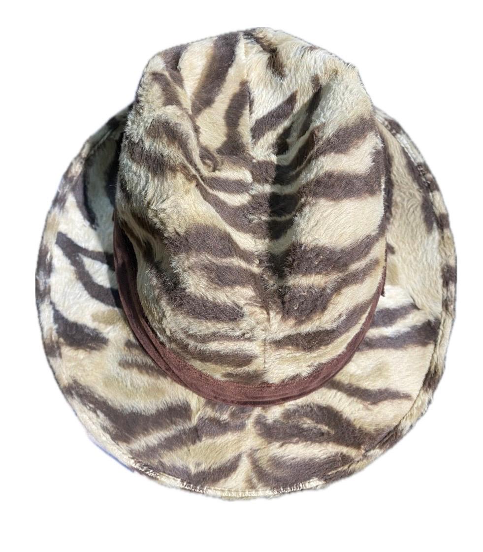 1980s Faux Tiger fur fedora hat w brown velvet band, super cool and unique sz 57