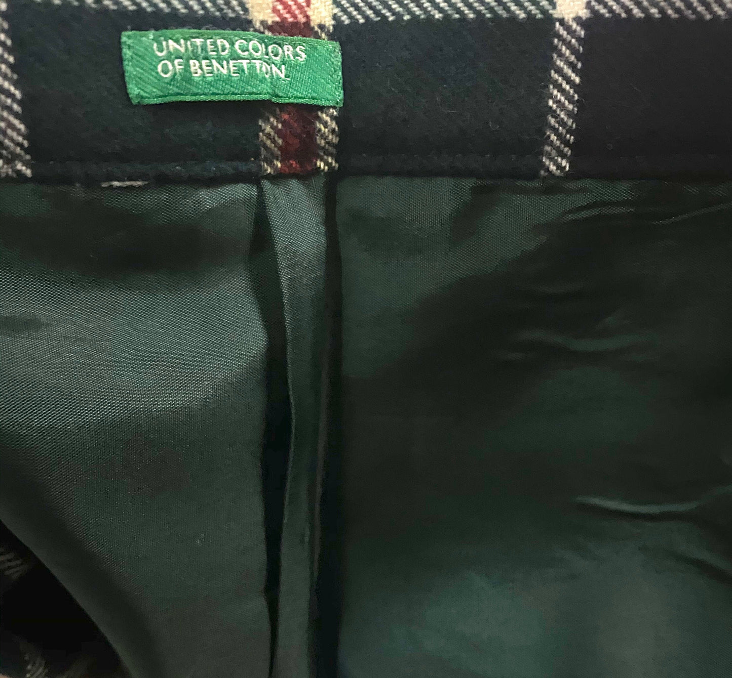 Benetton classic tartan green/red/navy wool blend ladies trousers size 40, mint condition