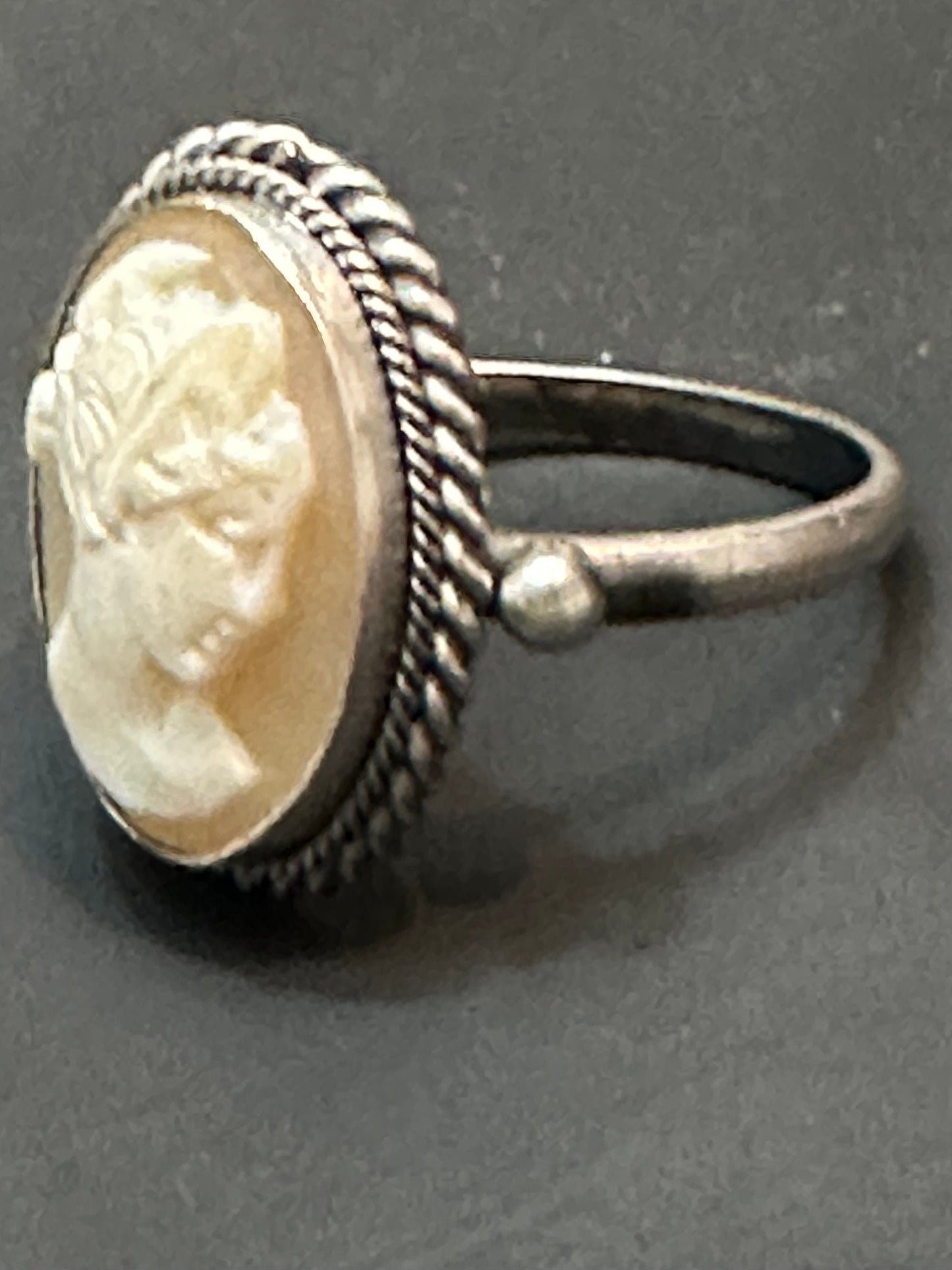 Classy Victorian lady hand carved shell cameo  925 silver ring; classic Italian jewelry NOS 50s