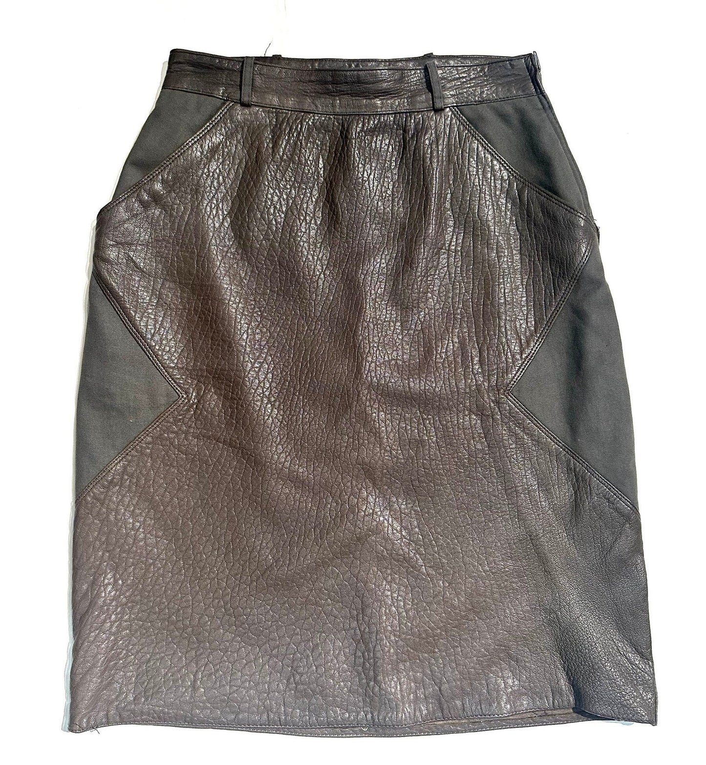 Country dark grey leather / canvas skirt w a cool geometrical pattern, sz 10 UK in mint condition