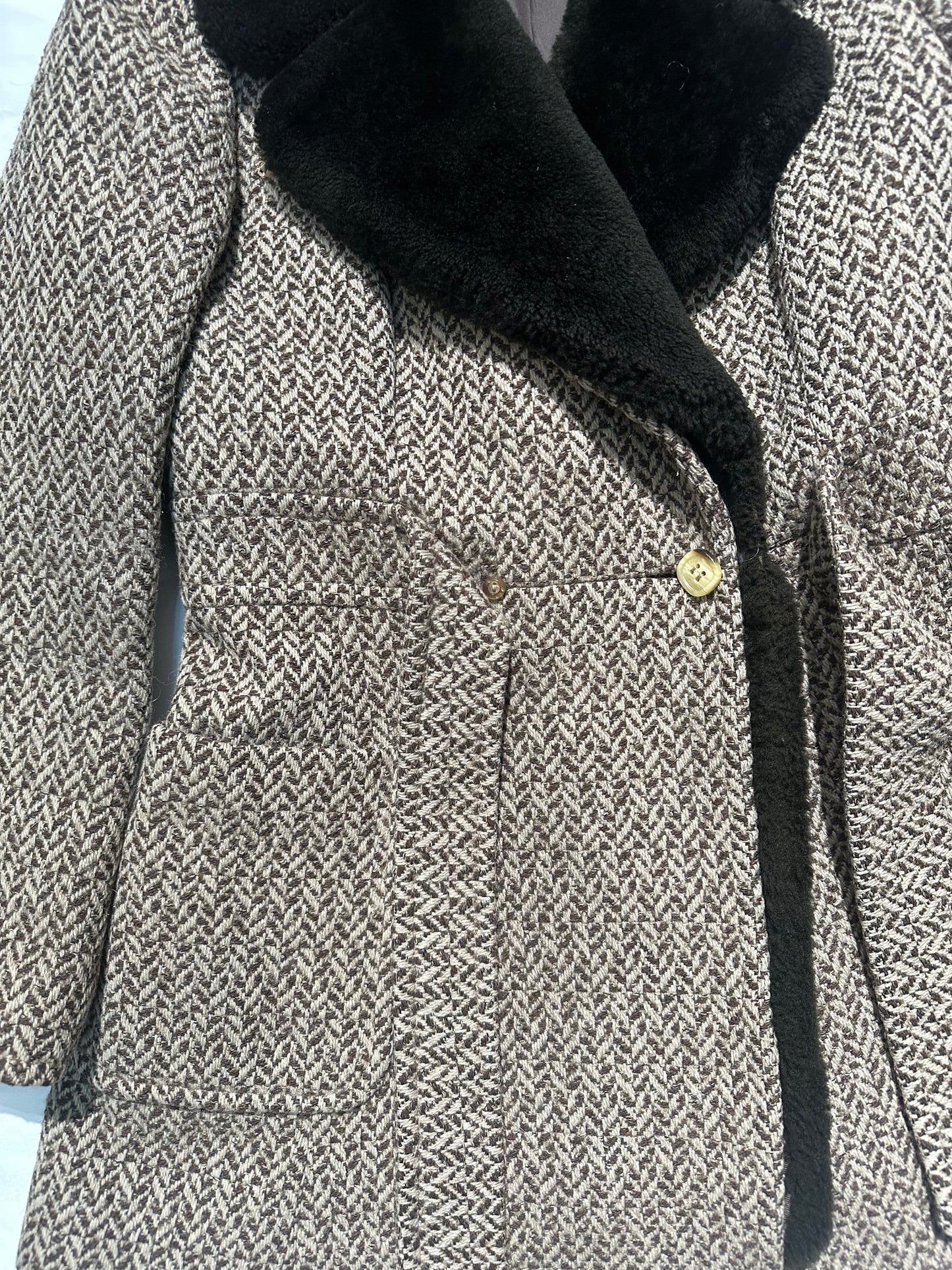 Modella 1970s beige/brown jacquard wool coat w/ faux fur collar, mint, sz 46