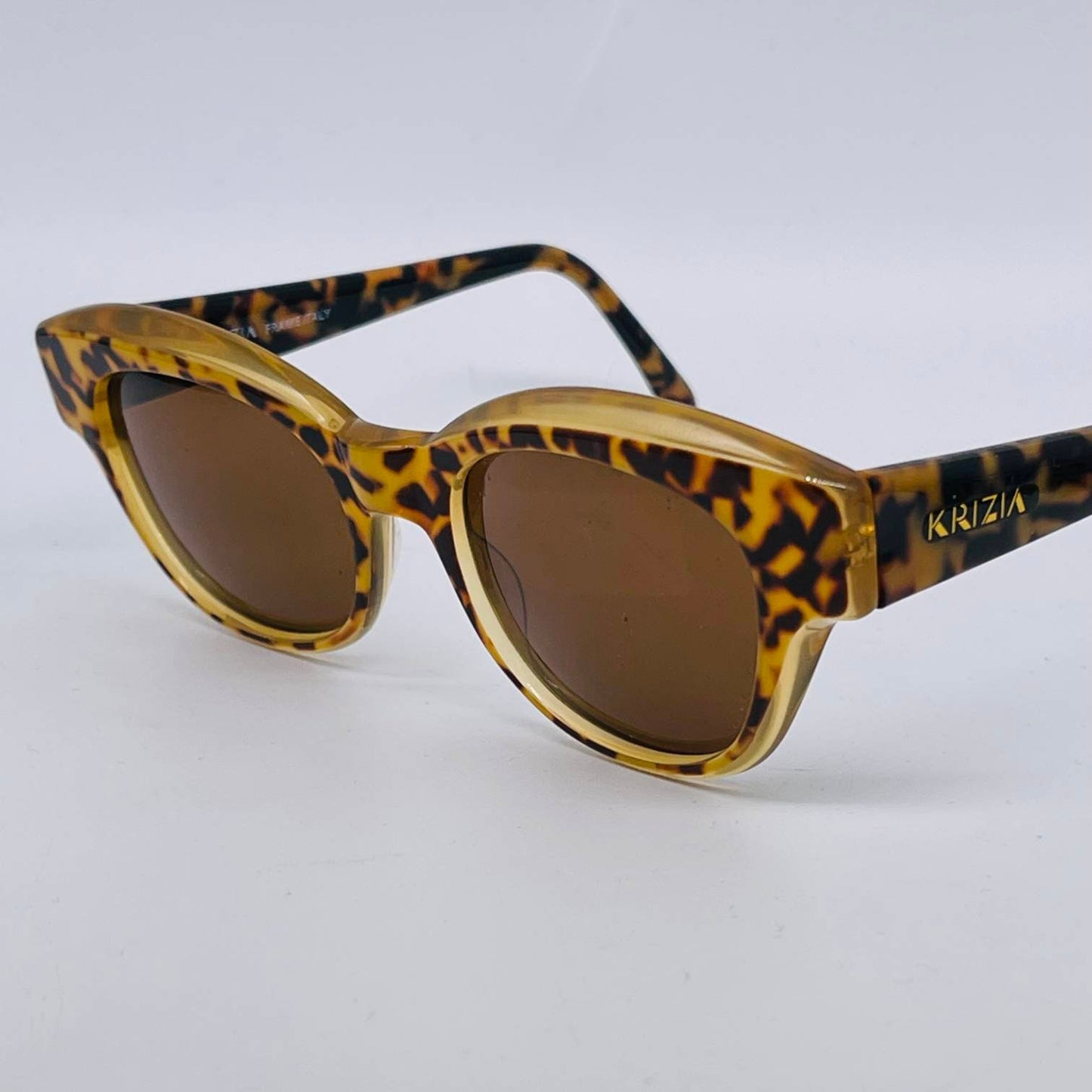 Krizia K34 wonderful thick tortoise cateye sunglasses hand crafted in Italy, 80s NOS