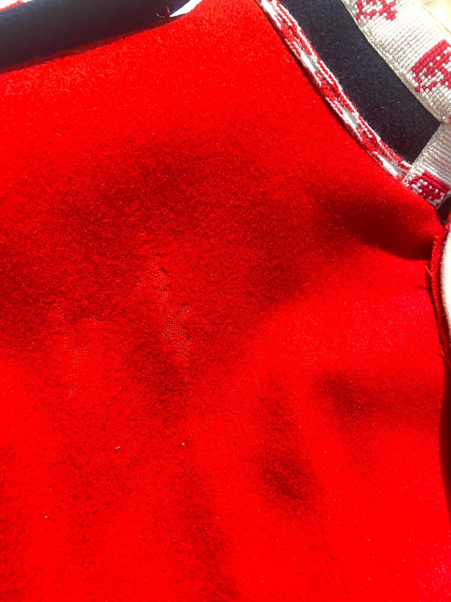 Royal Guards red parade drummers tunic in great condition, w division patch & shoulder adornements, sz L man