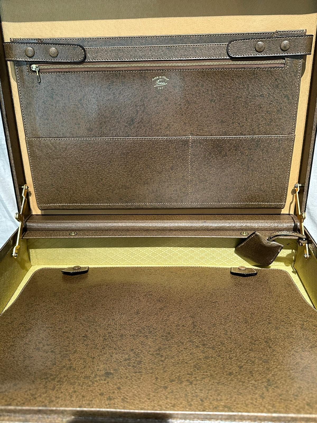 Gucci 1970s 24h tan leather briefcase / document luggage incredibly NOS w box