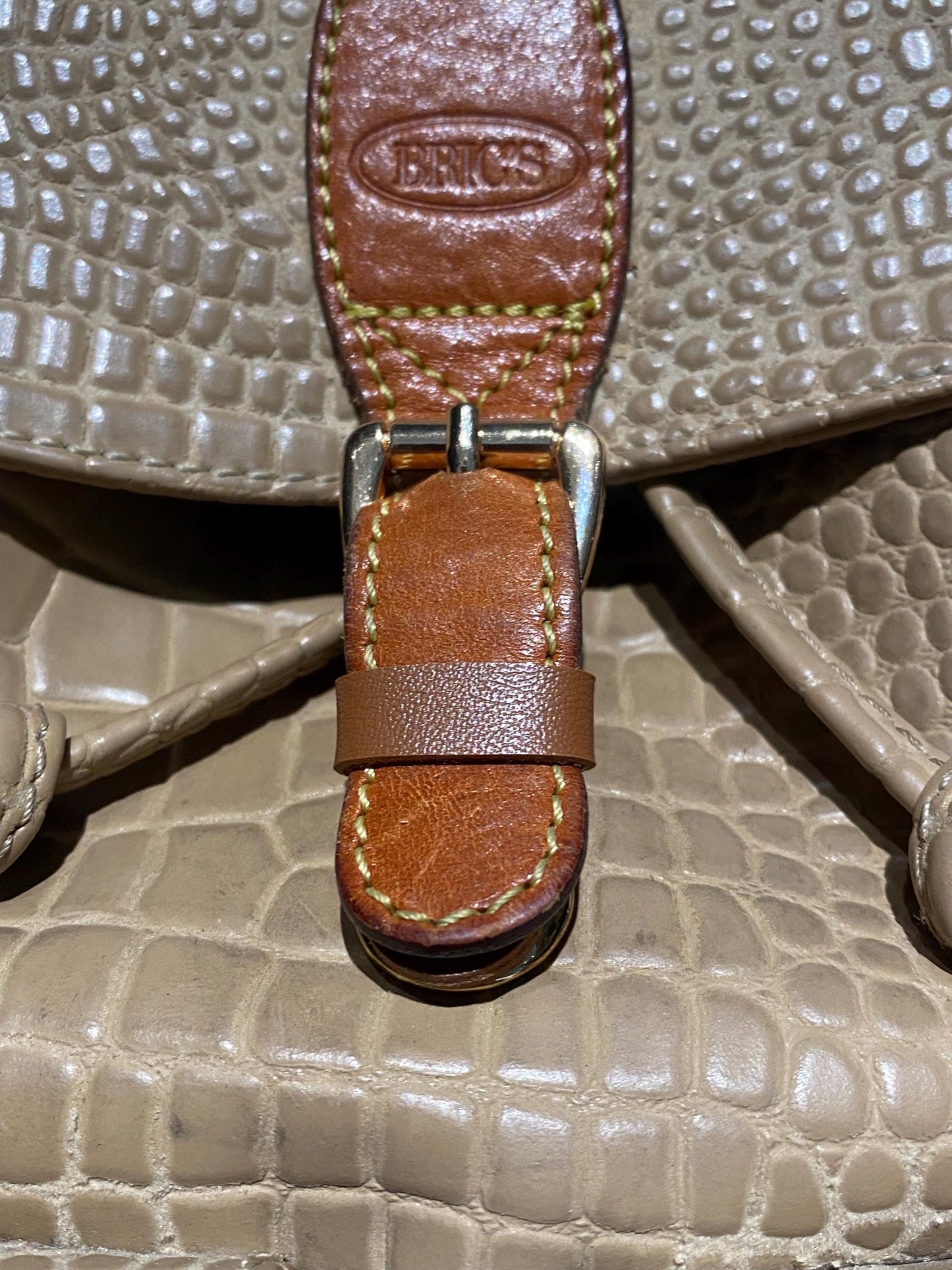 Bric’s leather backpack in beige alligator print & tan leather, 90s great condition