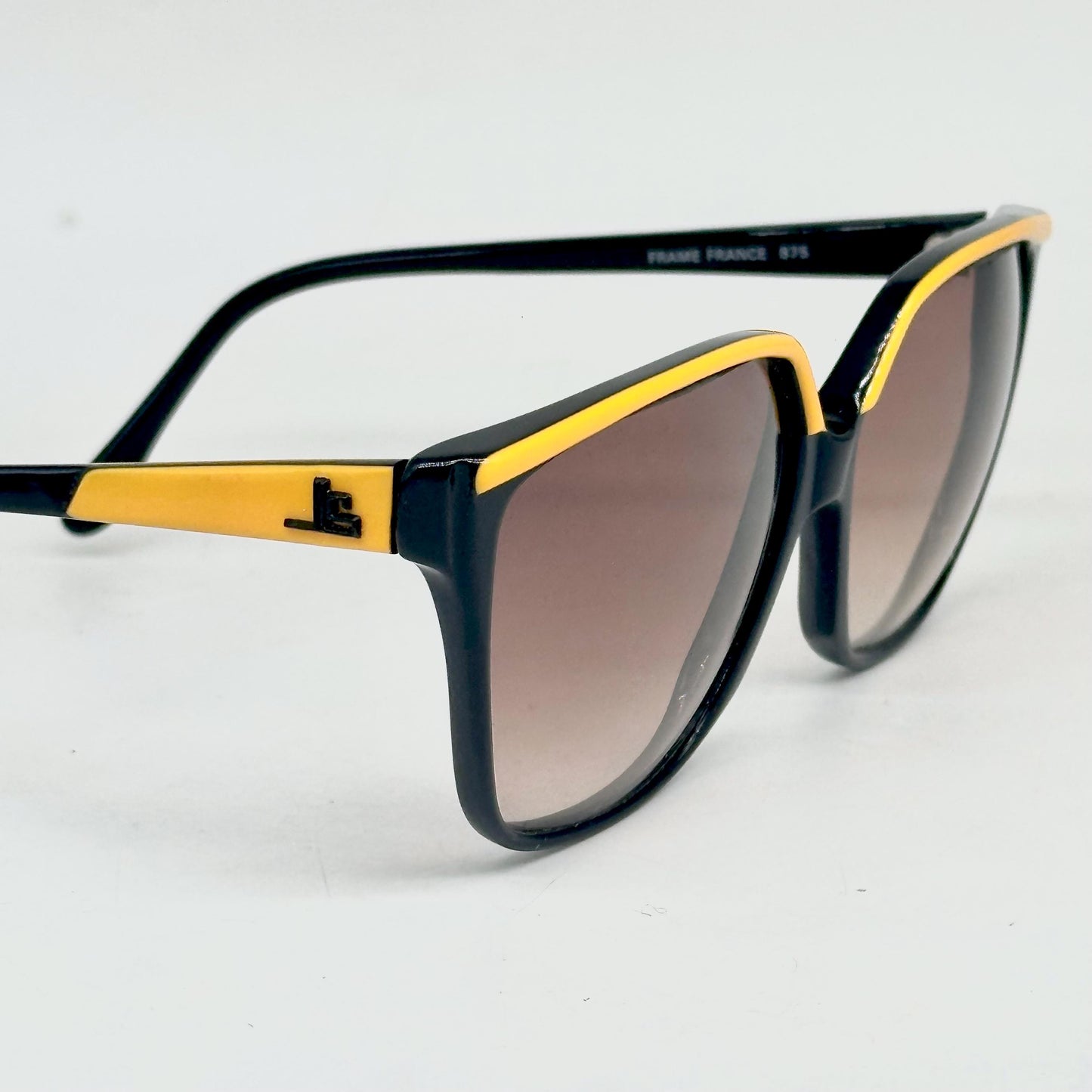 Jean-Louis Scherrer Paris frame 875 yellow and black design oversize sunglasses. 90s NOS France