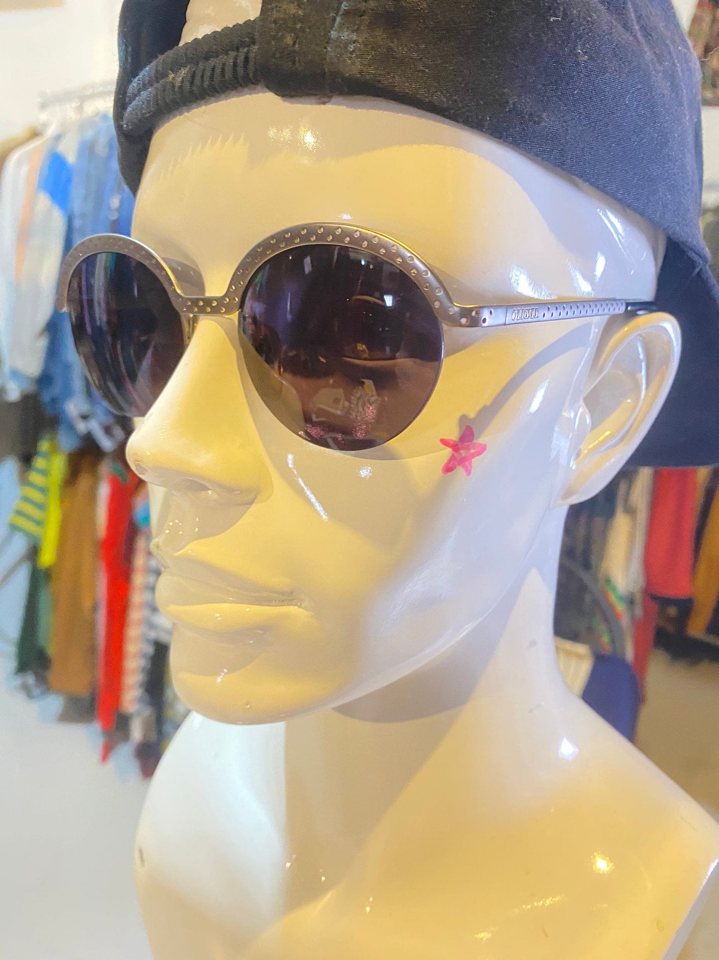 Oliver Valentino 1832 round dotted silver metal sunglasses made in Italy, 1990s NOS