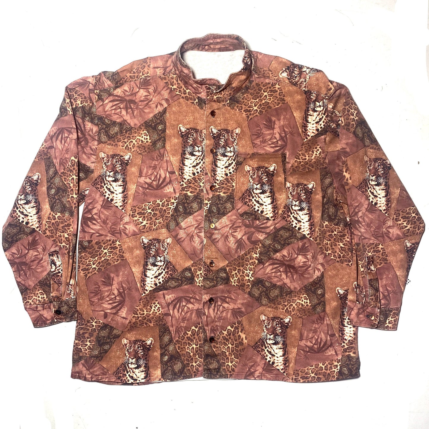 Animalier / Cheetah allover brown cotton shirt with mandarin neck, unique piece hand tailored, 80s Italy.