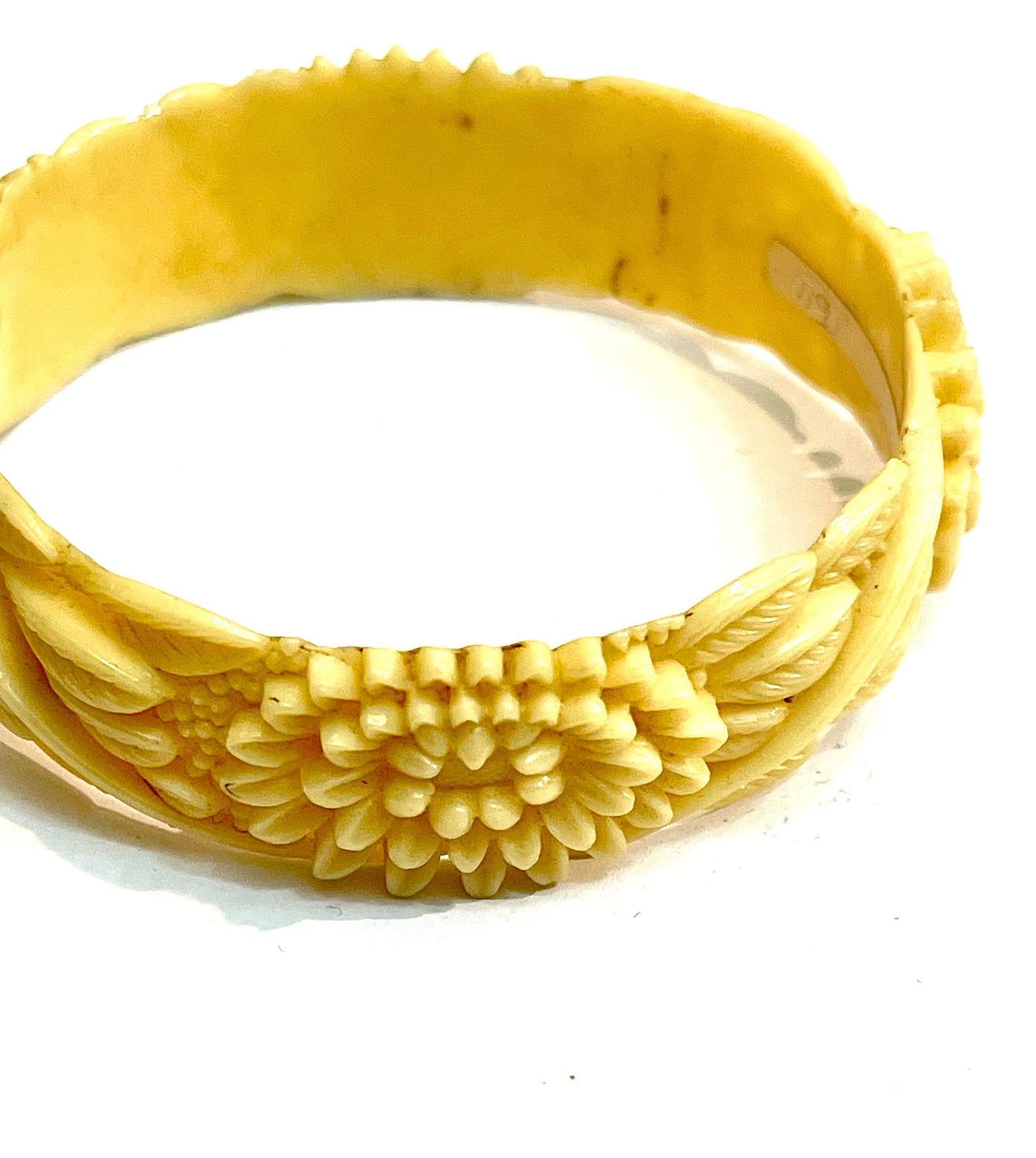 Antique 1920s circa hand carved floral Bakelite bracelet, mint