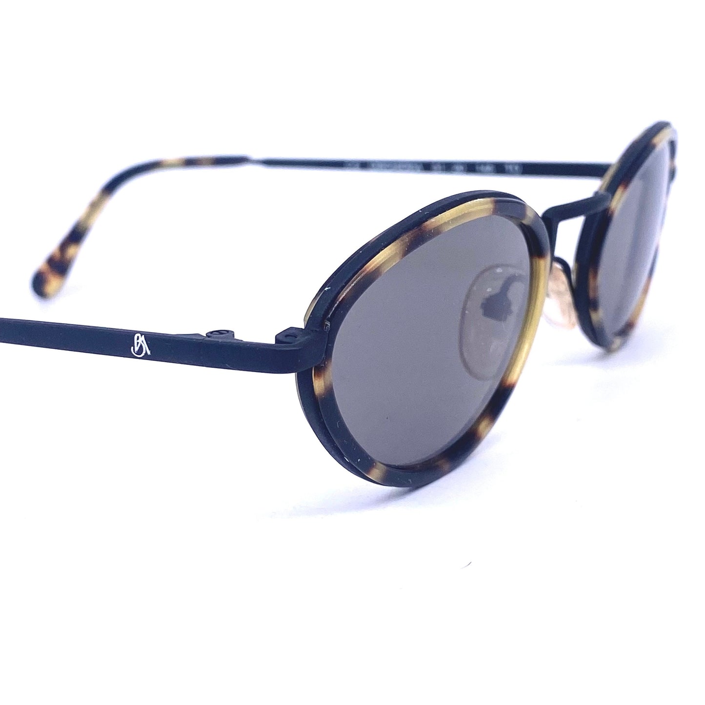 Barbara Allen oval dbl rim minimalist sunglasses w retro Styled bridge, coming in tortoise or multicolor acetate, NOs 80s