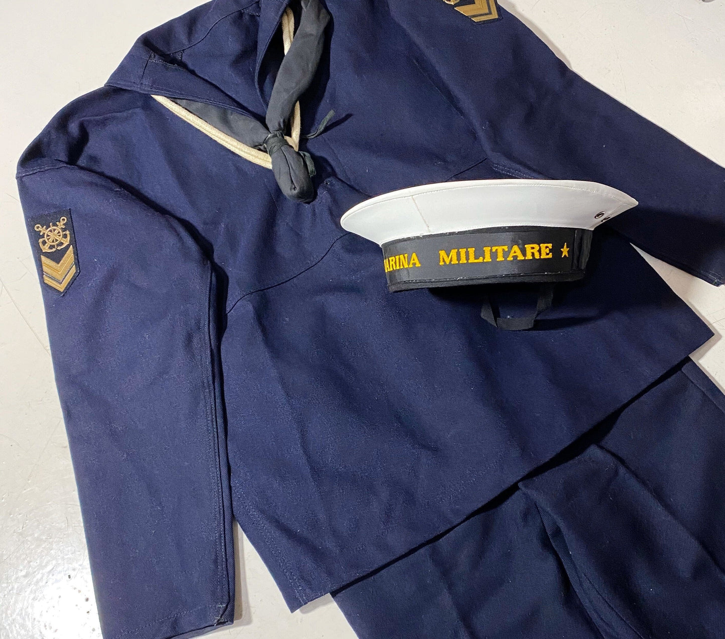 Uniforme da marinaio italiano 1963 completo invernale blu navy, maglione e pantaloni (cappello non incluso)