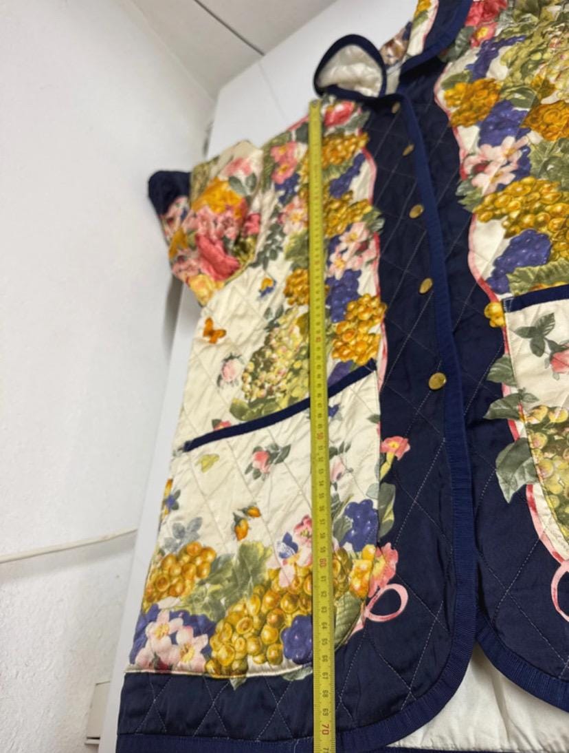 Ferrari Scarf Hermes style print satin quilted matelassè jacket tailored in Italy in the 80s, sz S, Mint