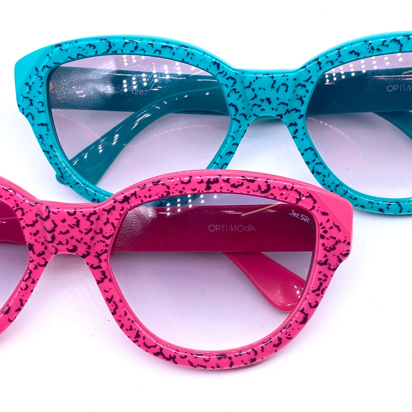 JetSet Thick Cateye sunglasses in pure 90s style , coming in pink or Green abstract texture, NOS and mint