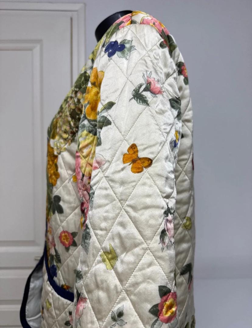 Ferrari Scarf Hermes style print satin quilted matelassè jacket tailored in Italy in the 80s, sz S, Mint