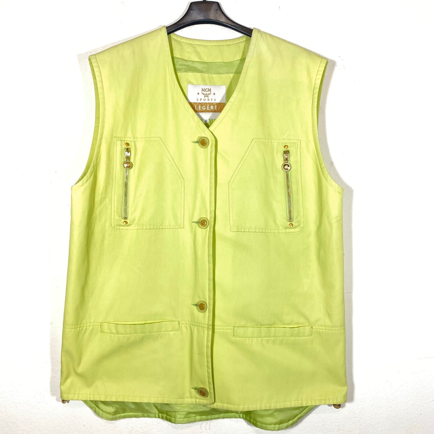 McM München light salad green vest /jacket with carved golden zippers, cool and mint
