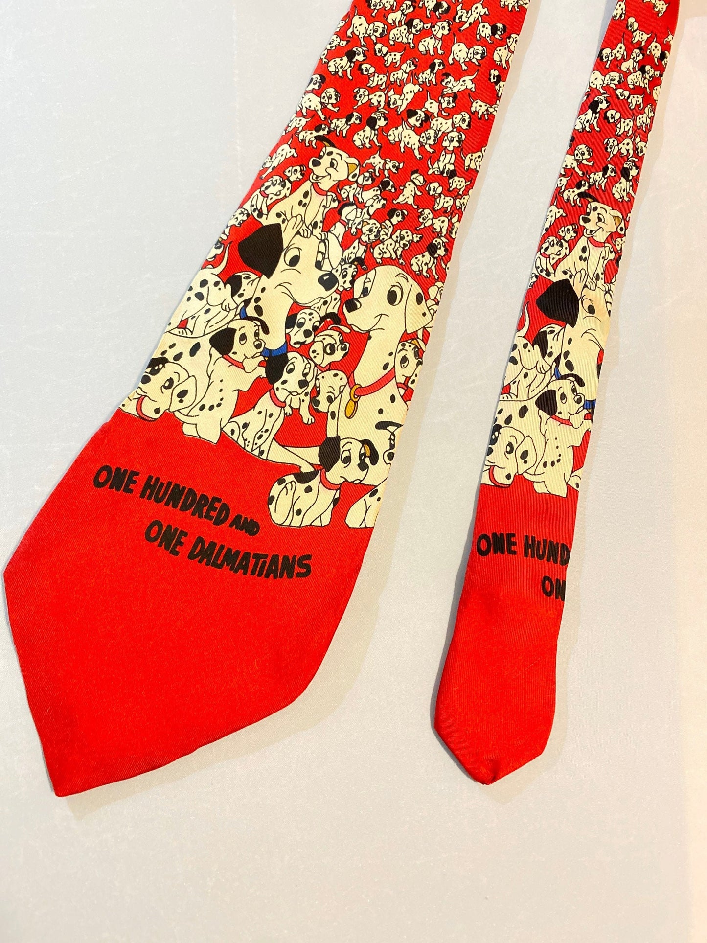Disney official silk ties made in Italy, Goofy, Donald, Mickey, 101 Dalmatians, Minnie, mint condition.