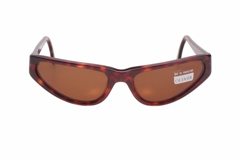Oliver by Valentino classy pointed cateye sunglasses in tortoise or horn color, made in Italy, 90s NOS