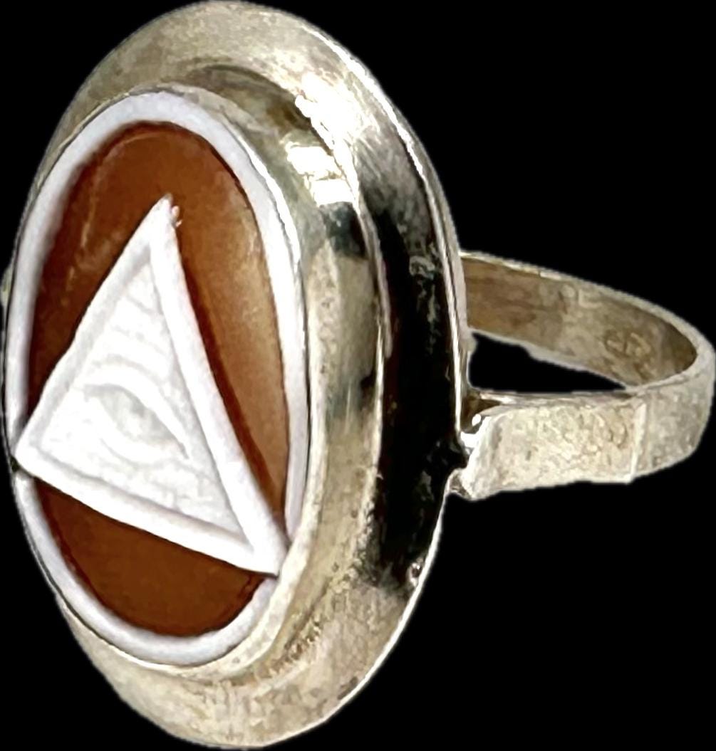 All Seeing Eye - Annuit Coeptis 925 silver cameo ring, fine Italian jewelry in real shell/coral, NOS 60s
