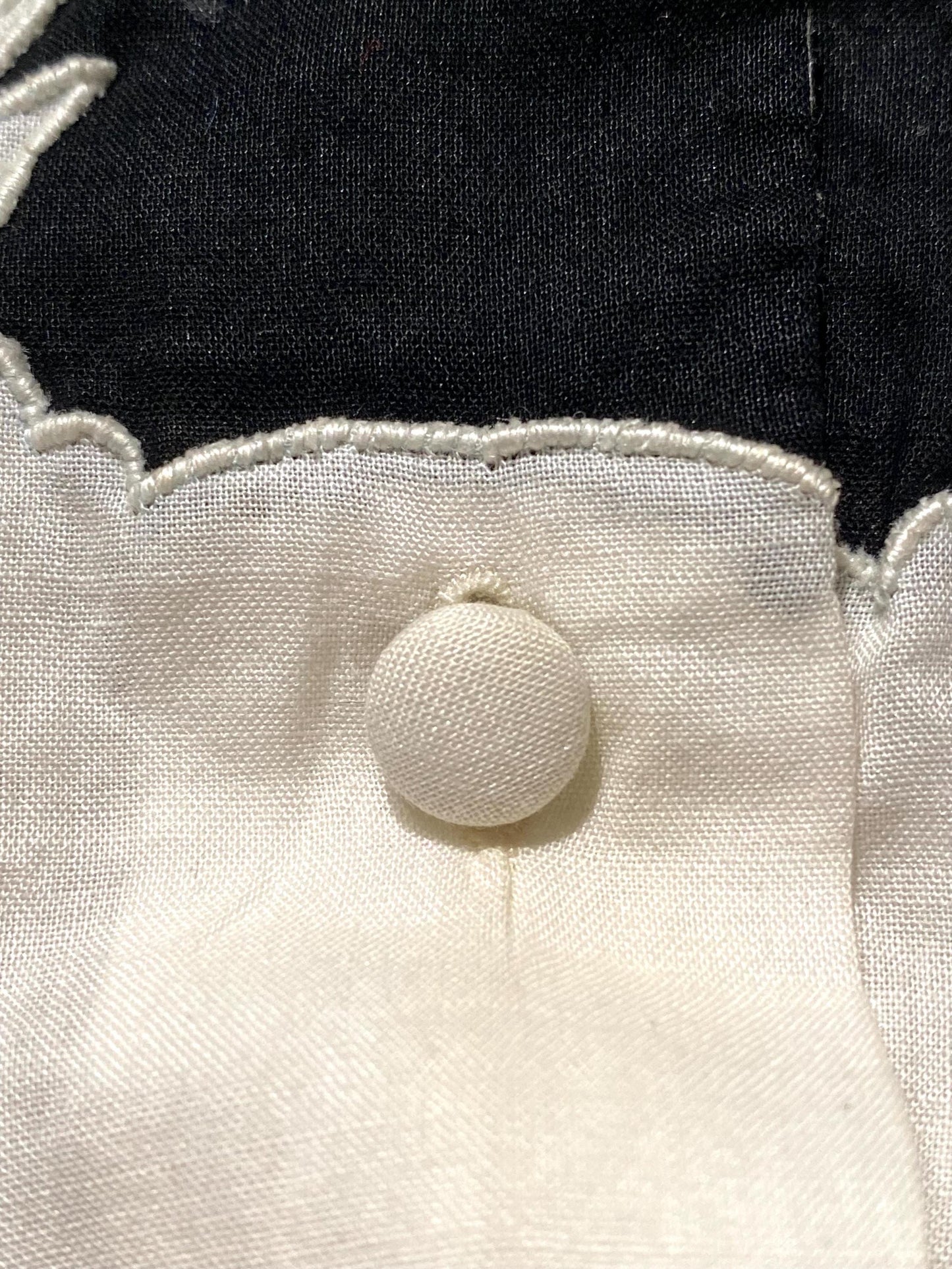 1950s tailor hand-crafted & embroidered rodeo horses and clouds black white cotton blouse, incredible one of a kind pc sz S