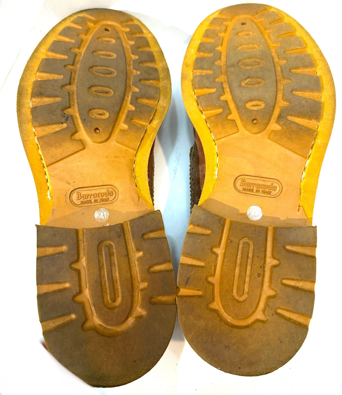 Barracuda wing tip suede brogues, bicolor brown tones leather, matching light rubber sole, sz 41 mint
