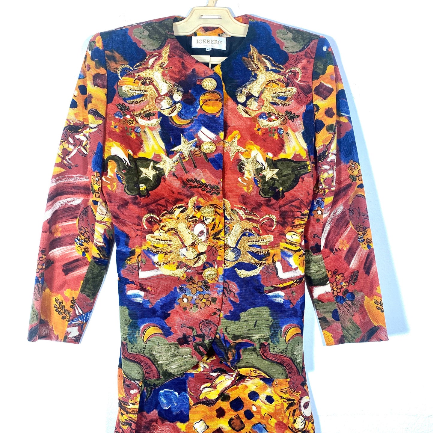 Iceberg 1980s colorful tailleur suit, Chanel style blazer & skirt wirh Incredible print and tigers embroidery