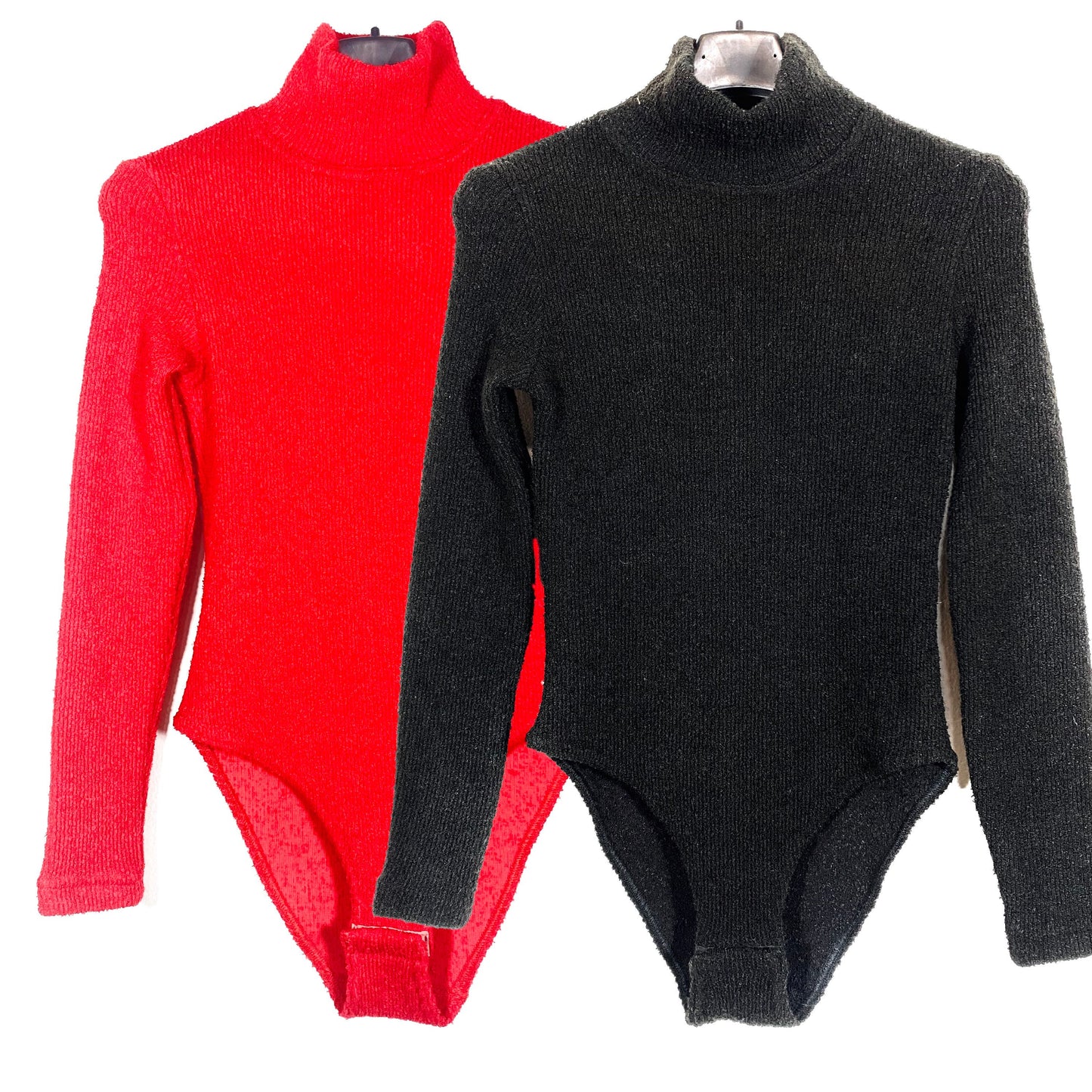 Versace Jeans Couture NOS 90s ribbed knitted winter turtleneck body coming in red sz S, black sz M