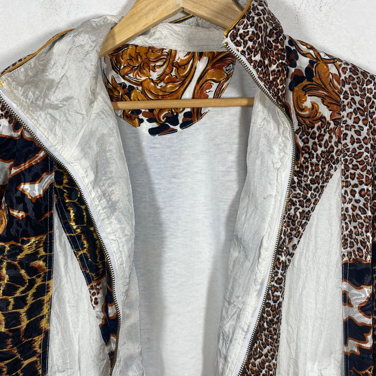 Hippest baroque animalier cheetah print windbreaker jacket, 1980s in great condition.